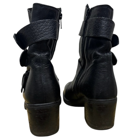 Clarks 1825 Black Leather Ankle Biker Boots Triple Buckle Zipper Women Size 8.5M - Picture 8 of 12